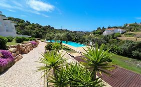 Lovelystay - Divine 3Bdr Duplex House W/ Pool & Garden