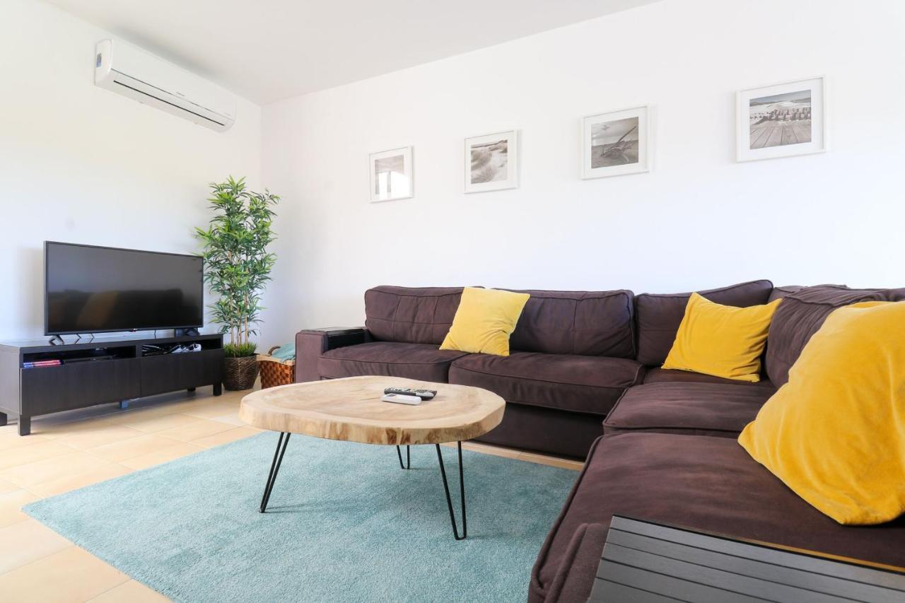 Lovelystay - Divine 3Bdr Duplex House W/ Pool & Garden Patroves Buitenkant foto