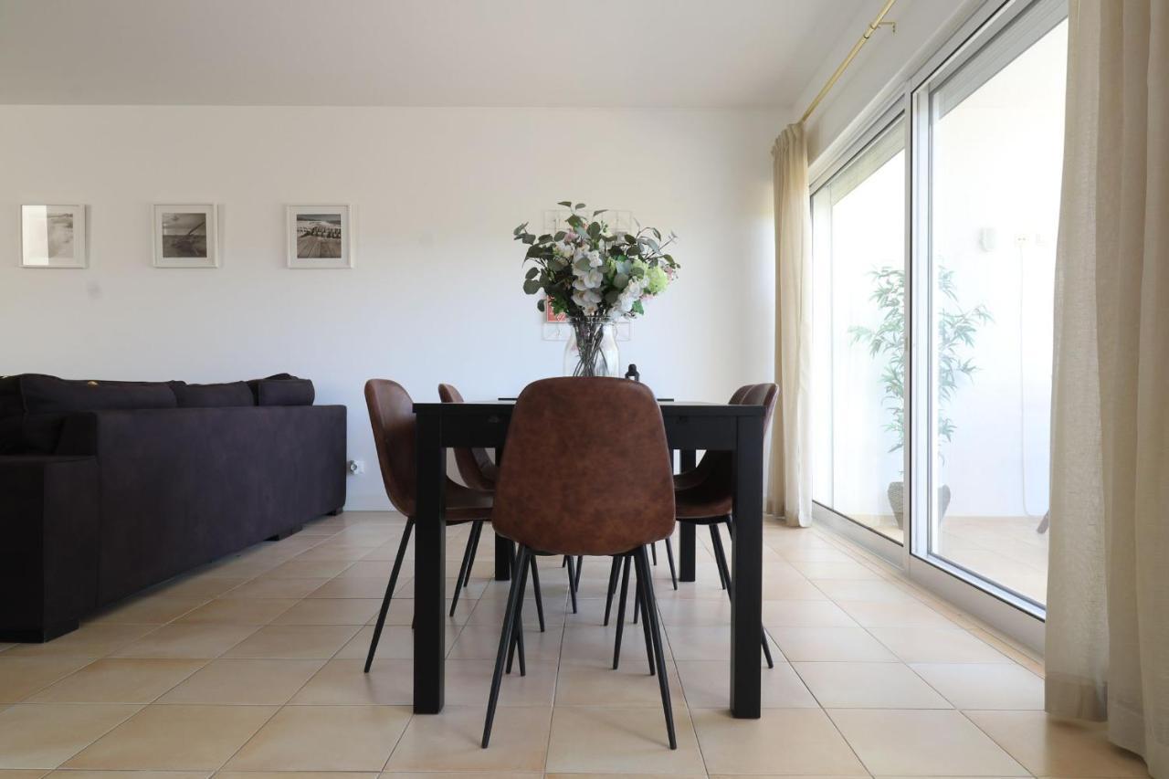Lovelystay - Divine 3Bdr Duplex House W/ Pool & Garden Patroves Buitenkant foto