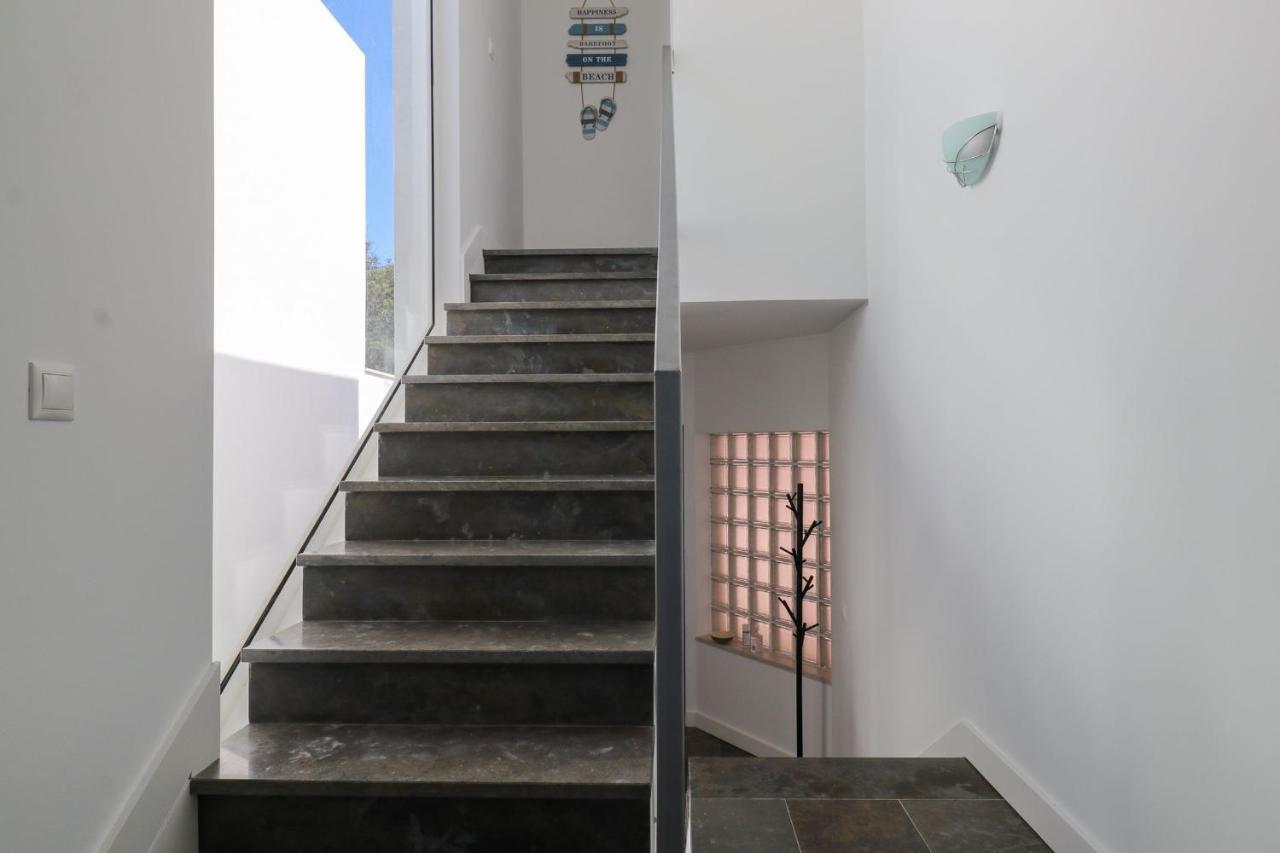 Lovelystay - Divine 3Bdr Duplex House W/ Pool & Garden Patroves Buitenkant foto