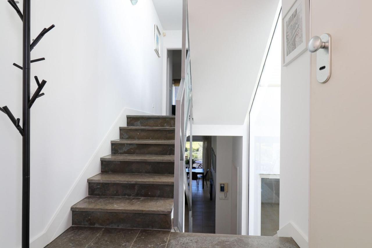 Lovelystay - Divine 3Bdr Duplex House W/ Pool & Garden Patroves Buitenkant foto